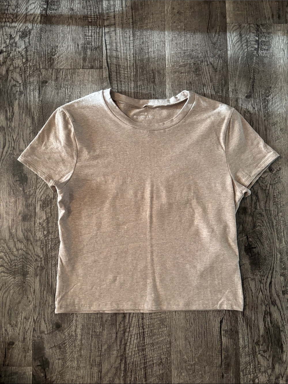 Abercrombie & Fitch Short Sleeve Cropped Tee - Light Beige - Size Large